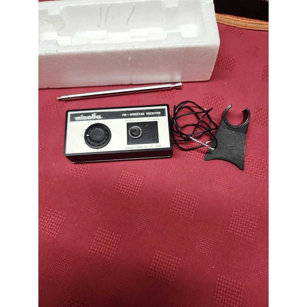Vintage Minolta FM-Wireless Microphone Kit For Sound Movie Cameras Untested